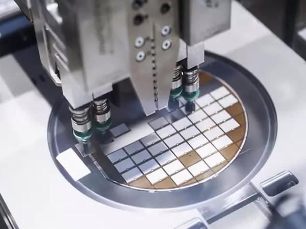 Four major characteristics of magnetorheological polishing that differ from traditional optical precision polishing methods